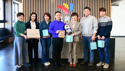 韩国FriendsMon代表参观红黄蓝，与竹兜共同推进教育项目合作